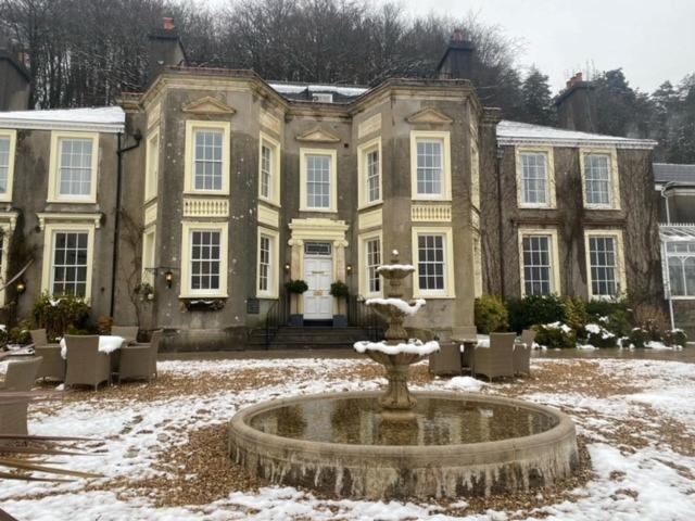 New House Country Hotel Cardiff Bagian luar foto